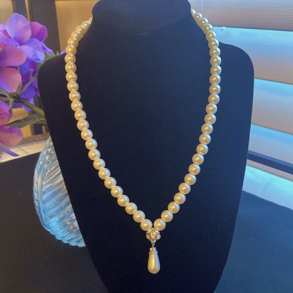 White Faux Pearl Necklace with Small Rhinestone Ball and Tear Drop Shaped Bead - Picture 7 of 11